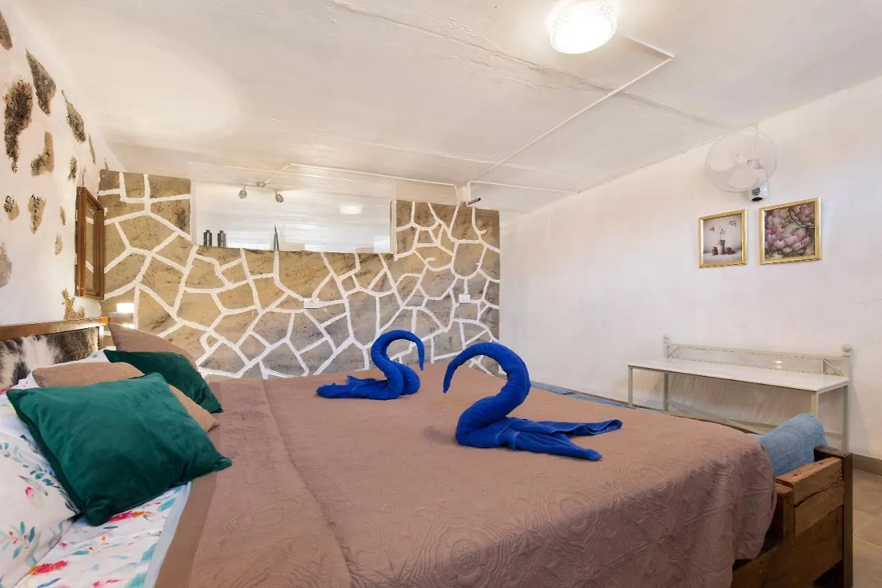 Esencia Eco-Rustico Villa El Charco  İspanya